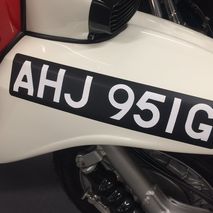 Front number plate straight set black/white adhesive