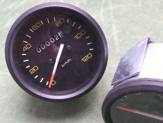 Vespa PX Mk1 speedometer 120kmh image #1